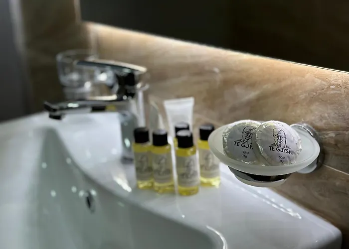 Отель Te Gjyshi